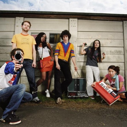THE GO! TEAM