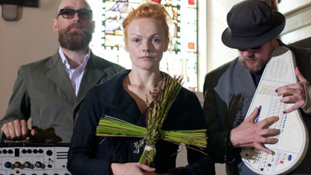 NEWS: ECCENTRONIC RESEARCH COUNCIL FT MAXINE PEAKE – NEW ALBUM FOR 2014