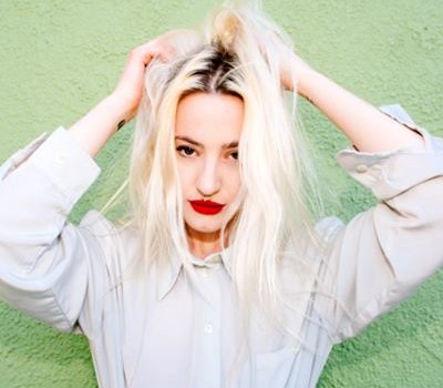 DU BLONDE, AKA BETH JEANS HOUGHTON, UNVEILS NEW SINGLE AND TOUR