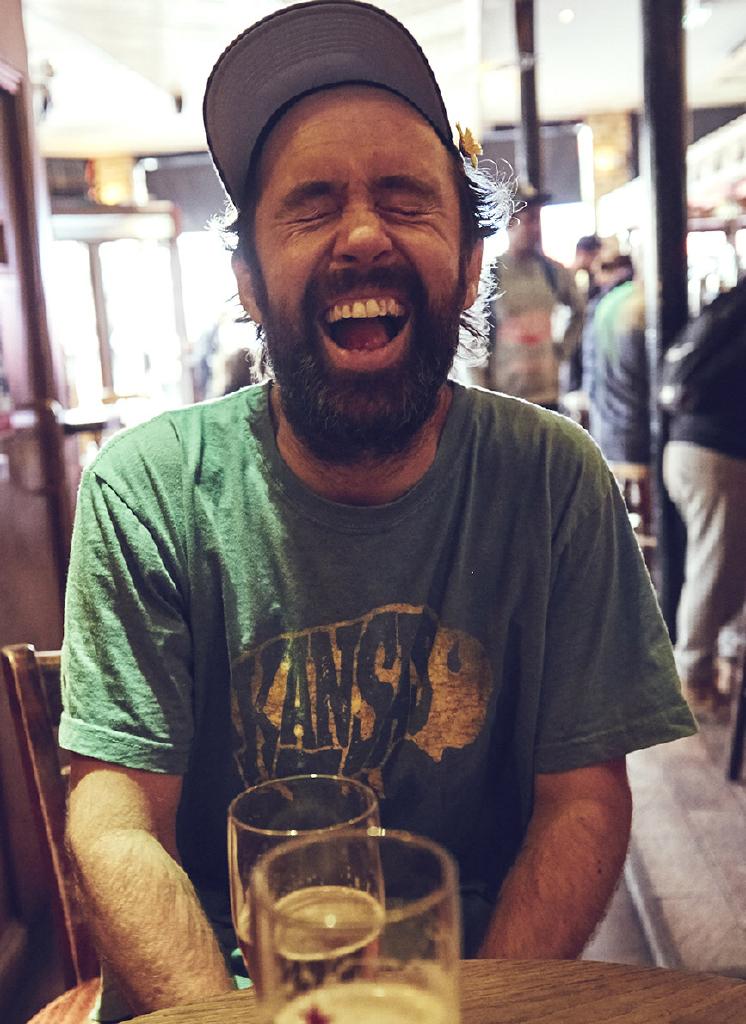 BEANS ON TOAST INVITES US OUT ON HIS ‘DOWN THE PUB’ UK 2017 TOUR