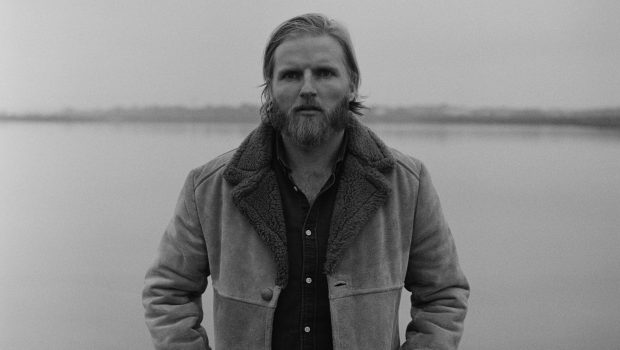 ALBUM: TOM HICKOX – MONSTERS IN THE DEEP