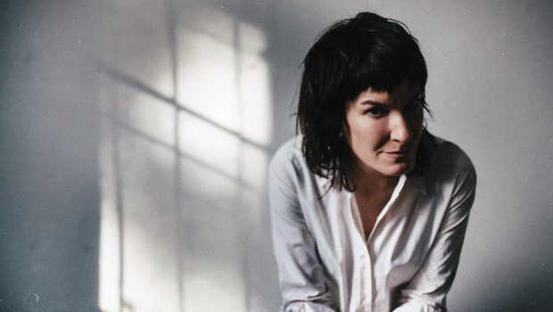 JEN CLOHER IS FOREVER A ‘STRONG WOMAN’ IN HER NEW VIDEO – WITH FEBRUARY 2018 UK DATES TO SHOW FOR IT