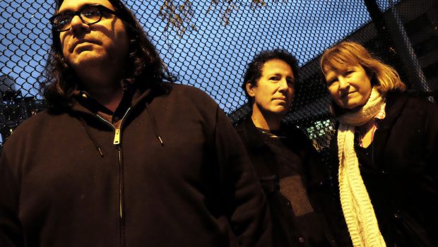 ALBUM: YO LA TENGO – THERE’S A RIOT GOING ON