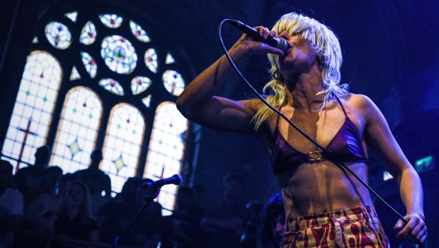 LIVE REVIEW: AMYL AND THE SNIFFERS - ALBERT HALL