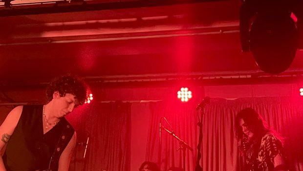 LIVE REVIEW - SUNFLOWER BEAN: YES PINK ROOM - 11/12/2025