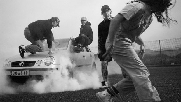 ALBUM REVIEW - THE SCRATCH: PULL LIKE A DOG