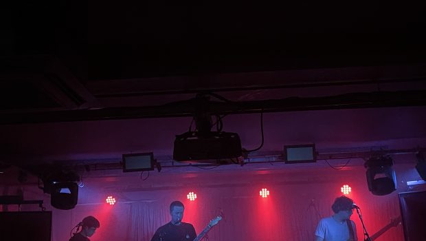 LIVE REVIEW - DEATHCRASH + GLASSHOUSE RED SPIDER MITE: YES PINK ROOM - 15/04/2026